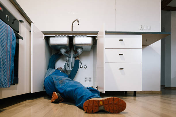Professional Plumbing technician working in Lake Park, IA